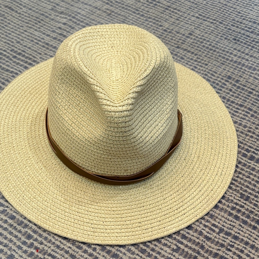 Time and Tru Cream Hat with Tan Band